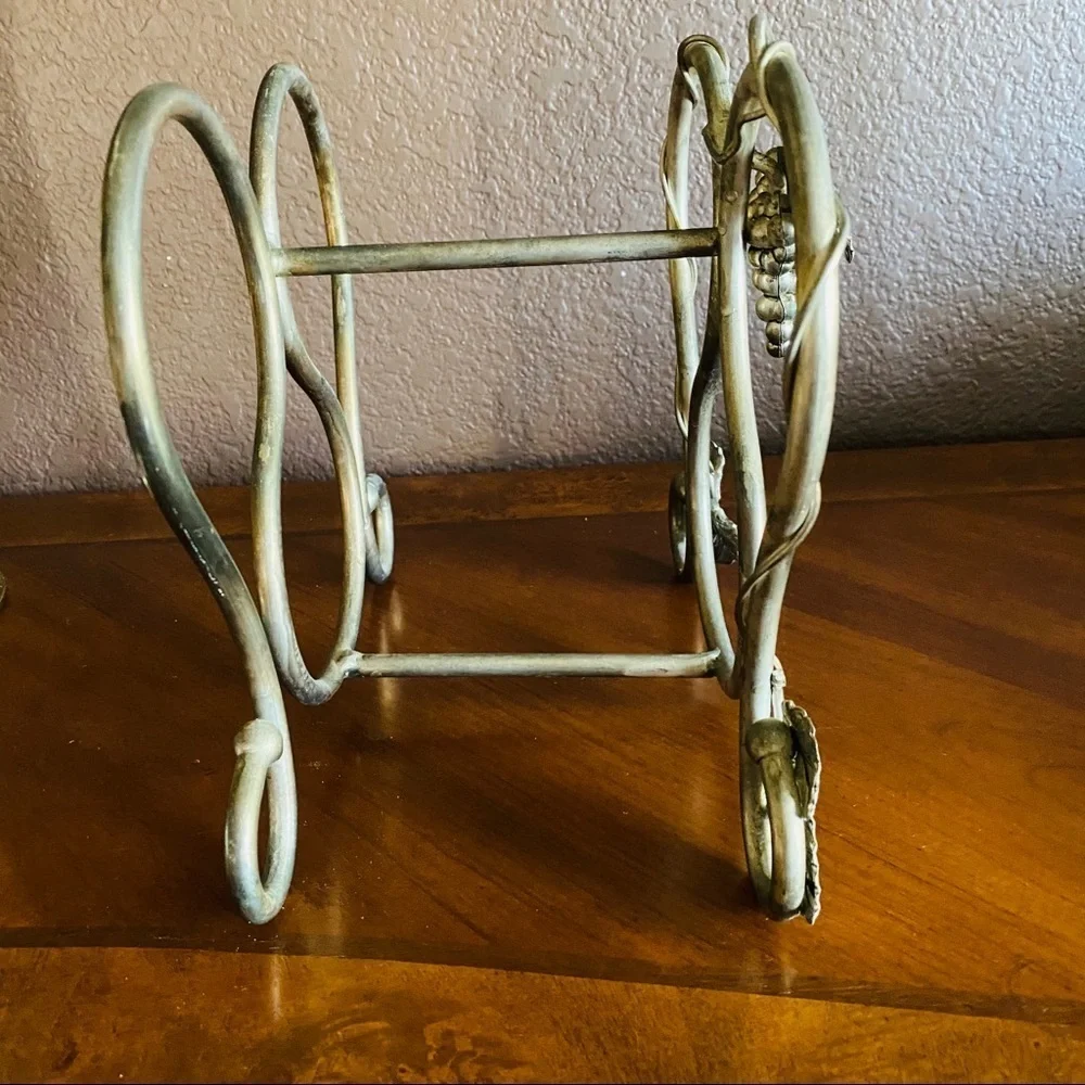 Vintage 3 Bottle Wine Rack.
